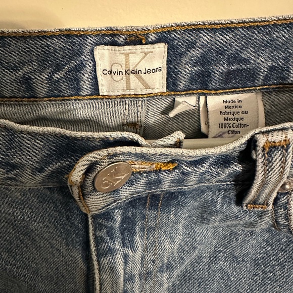 Vintage Calvin Klein Jeans Women's Straight Leg in Blue - Picture 4 of 7